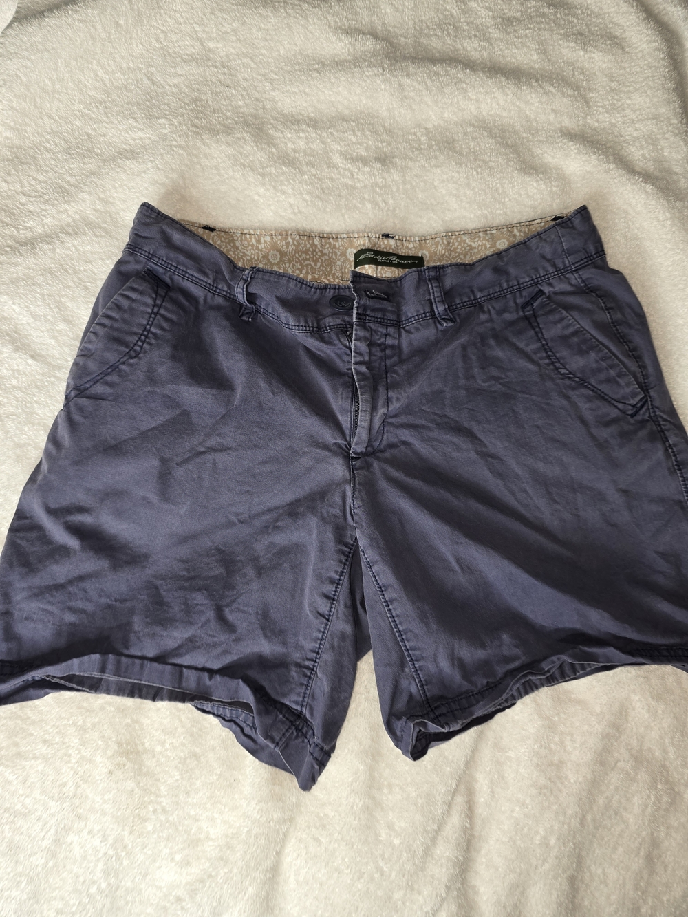 Eddie Bauer Men's Navy Flat-Front Casual Shorts Size 4
